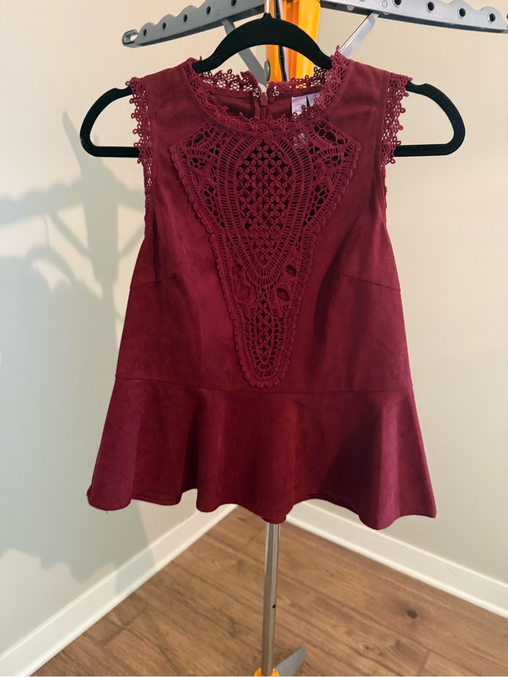 Alya Sleeveless Crochet Front Peplum Tank - Wine Red